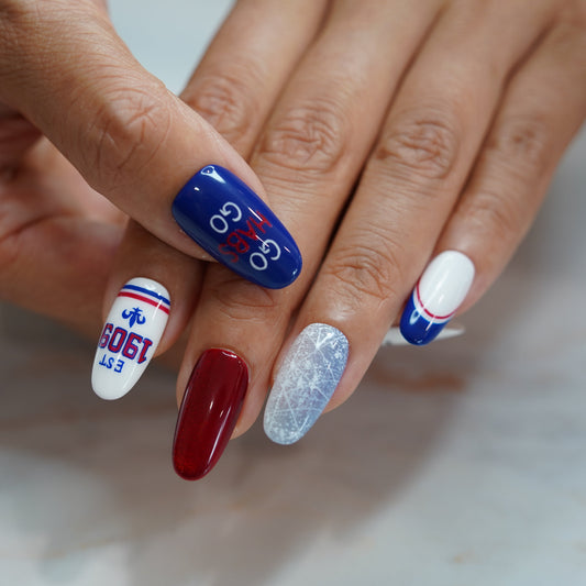 Montreal-game-night-press-on-nails-bout-dart-model-2