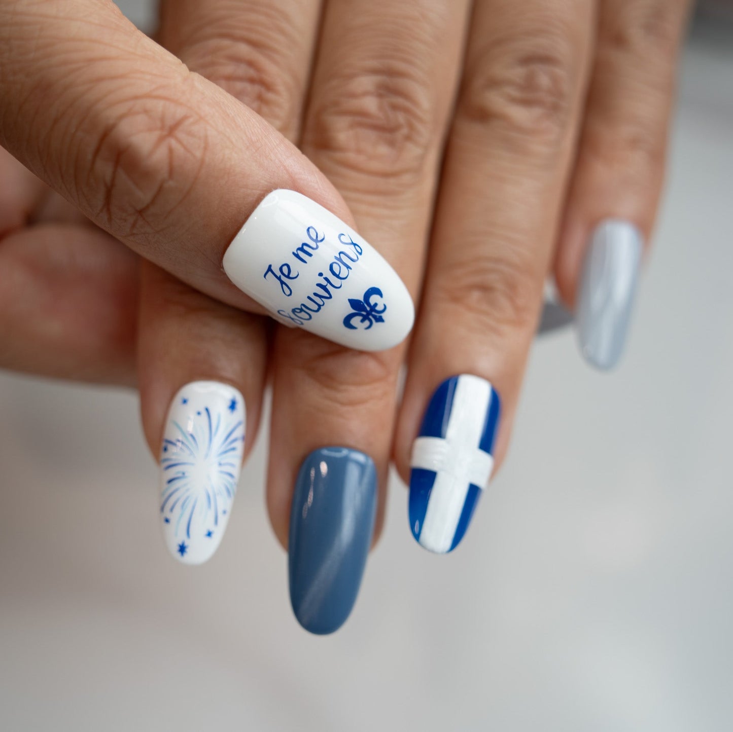 bleu-quebec-press-on-nails-bout-dart-studio-model4